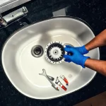 Фото по теме: Как сделать подключение измельчителя пищевых отходов к мойке